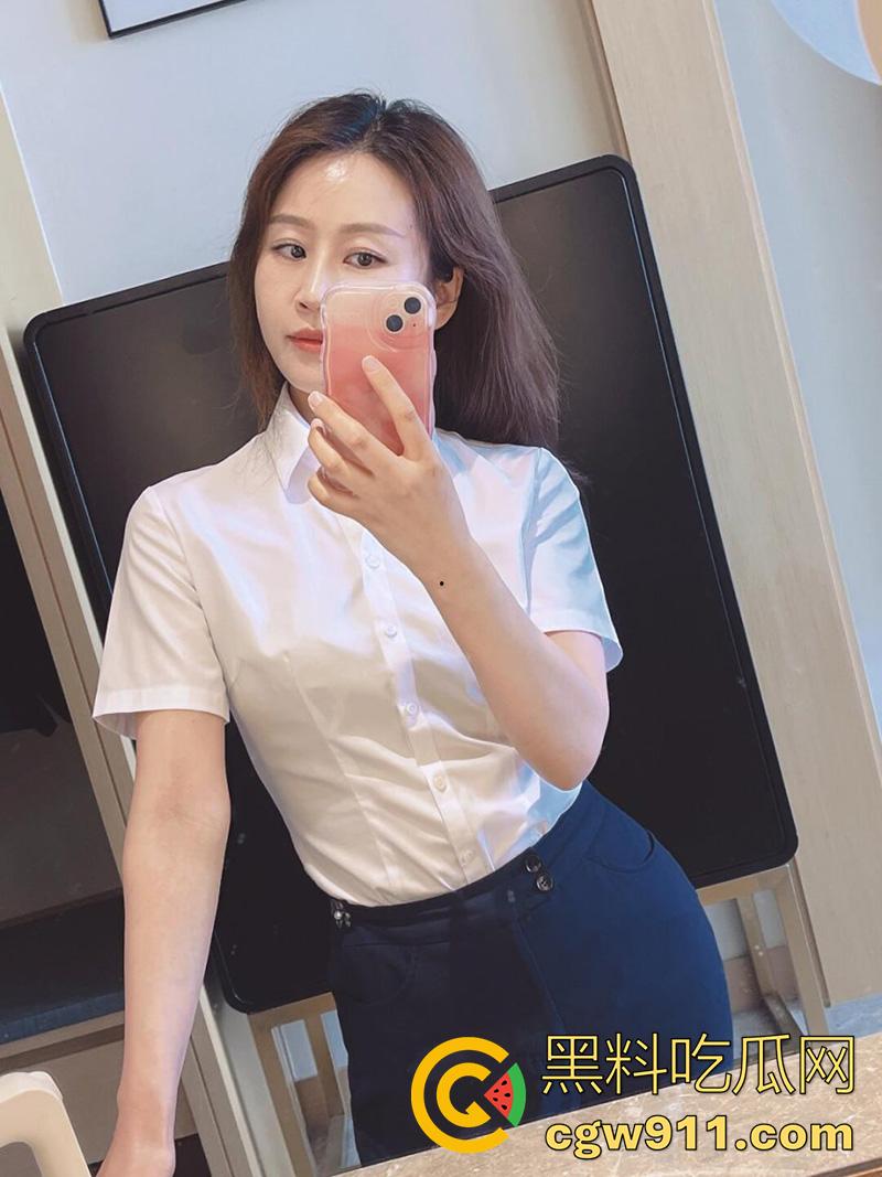 超精彩母子乱伦合集，肥臀长腿性感美母，被儿子打桩啪啪，爆操一线天肥穴，这辣妈在少妇界绝对天花板！-3